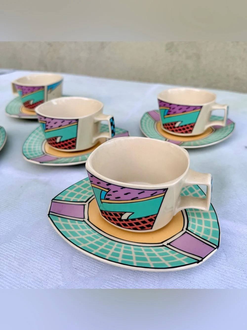 1980s Rosenthal Studio-Linie Dorothy Hafner “Flash” Tea Cup & Saucer (SET OF 5)